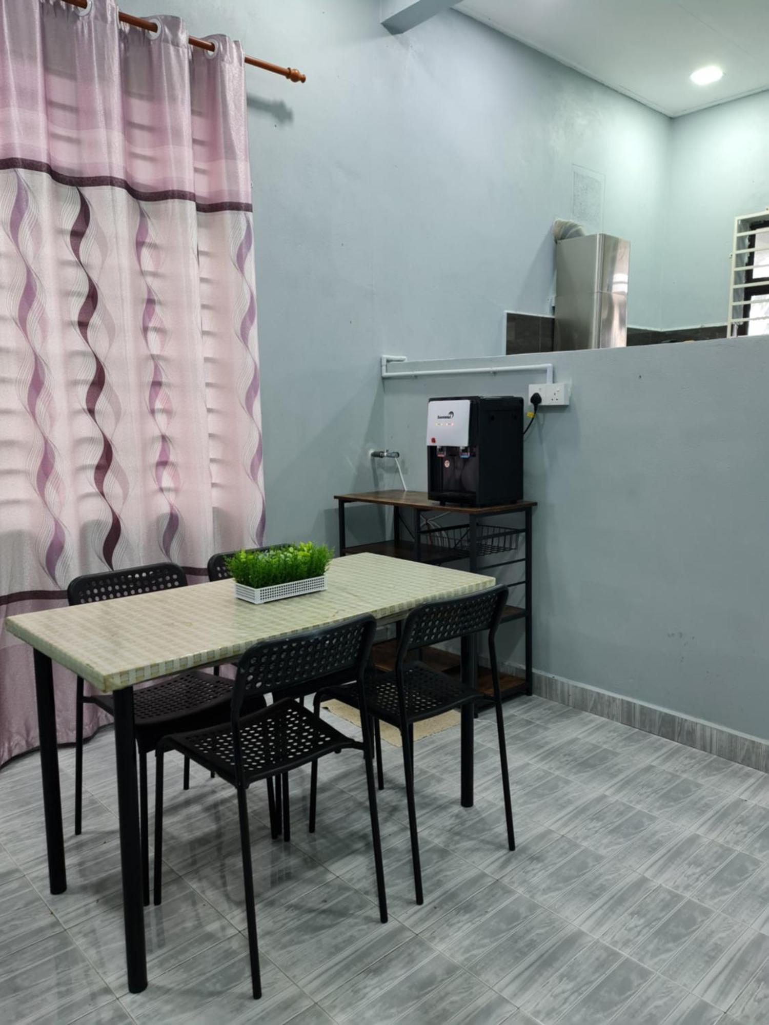 Teratak Che Esah Guest House Free Wifi Netflix Pasir Mas ภายนอก รูปภาพ